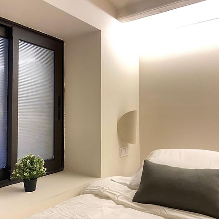 Unique Living Born Apartments & Studios Барселона Экстерьер фото