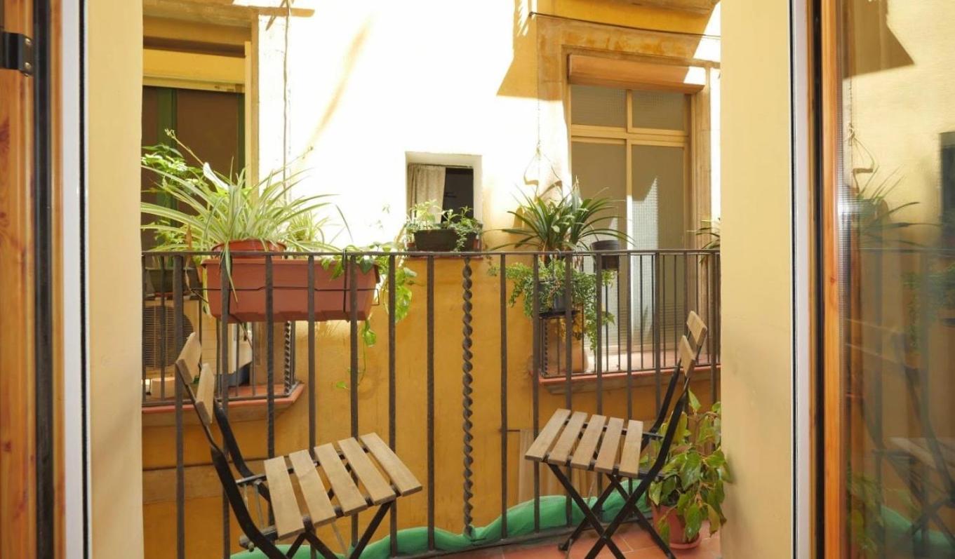 Unique Living Born Apartments & Studios Барселона Экстерьер фото