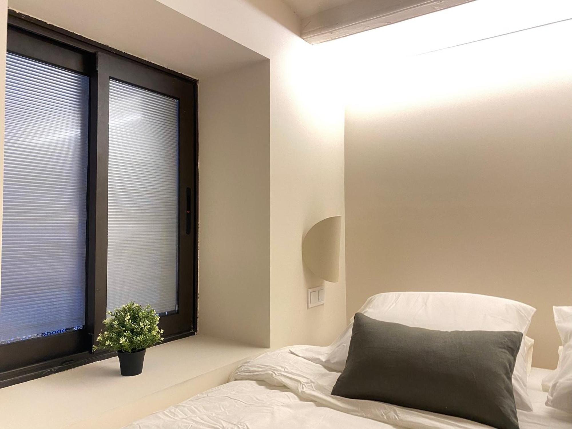 Unique Living Born Apartments & Studios Барселона Экстерьер фото