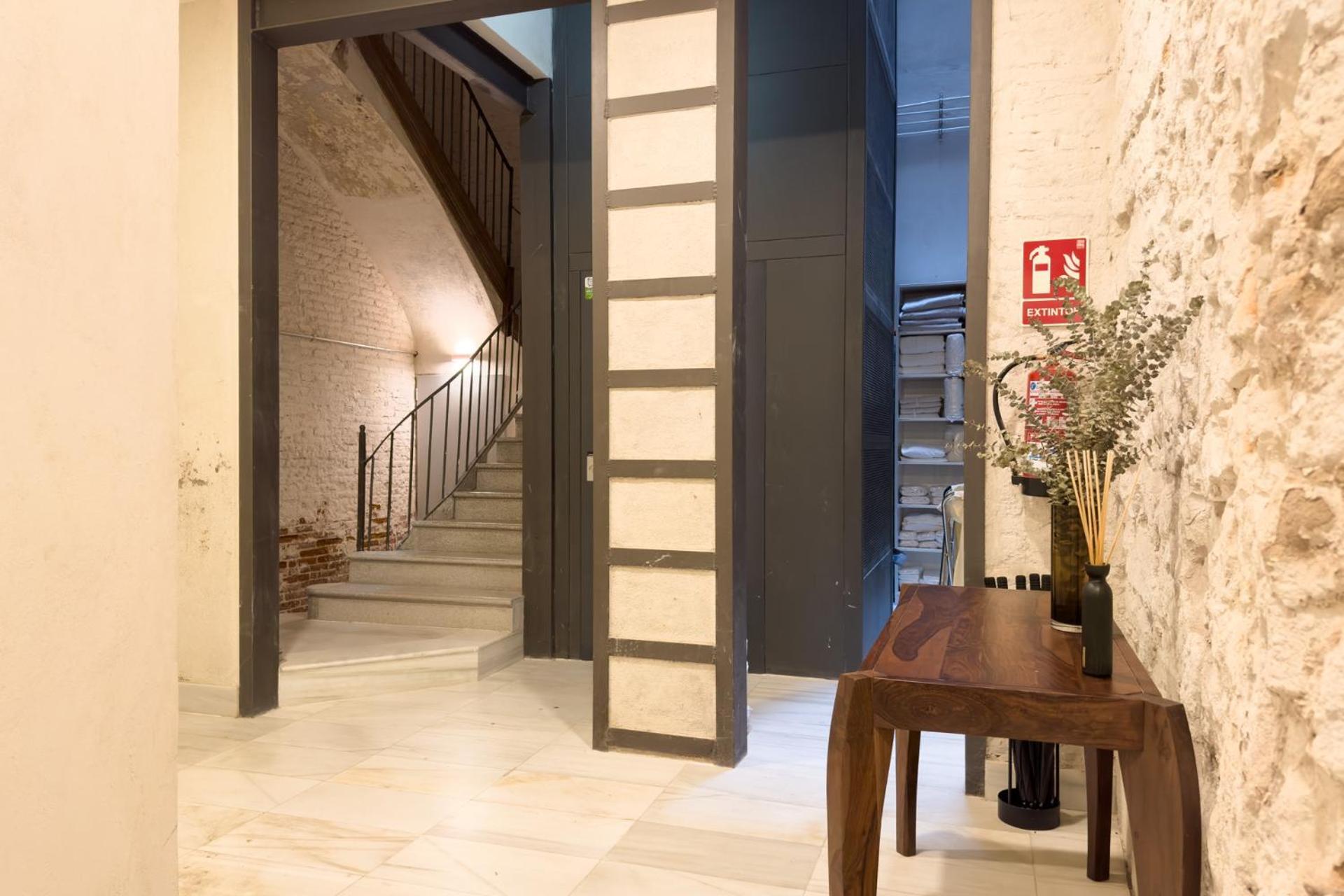 Unique Living Born Apartments & Studios Барселона Экстерьер фото