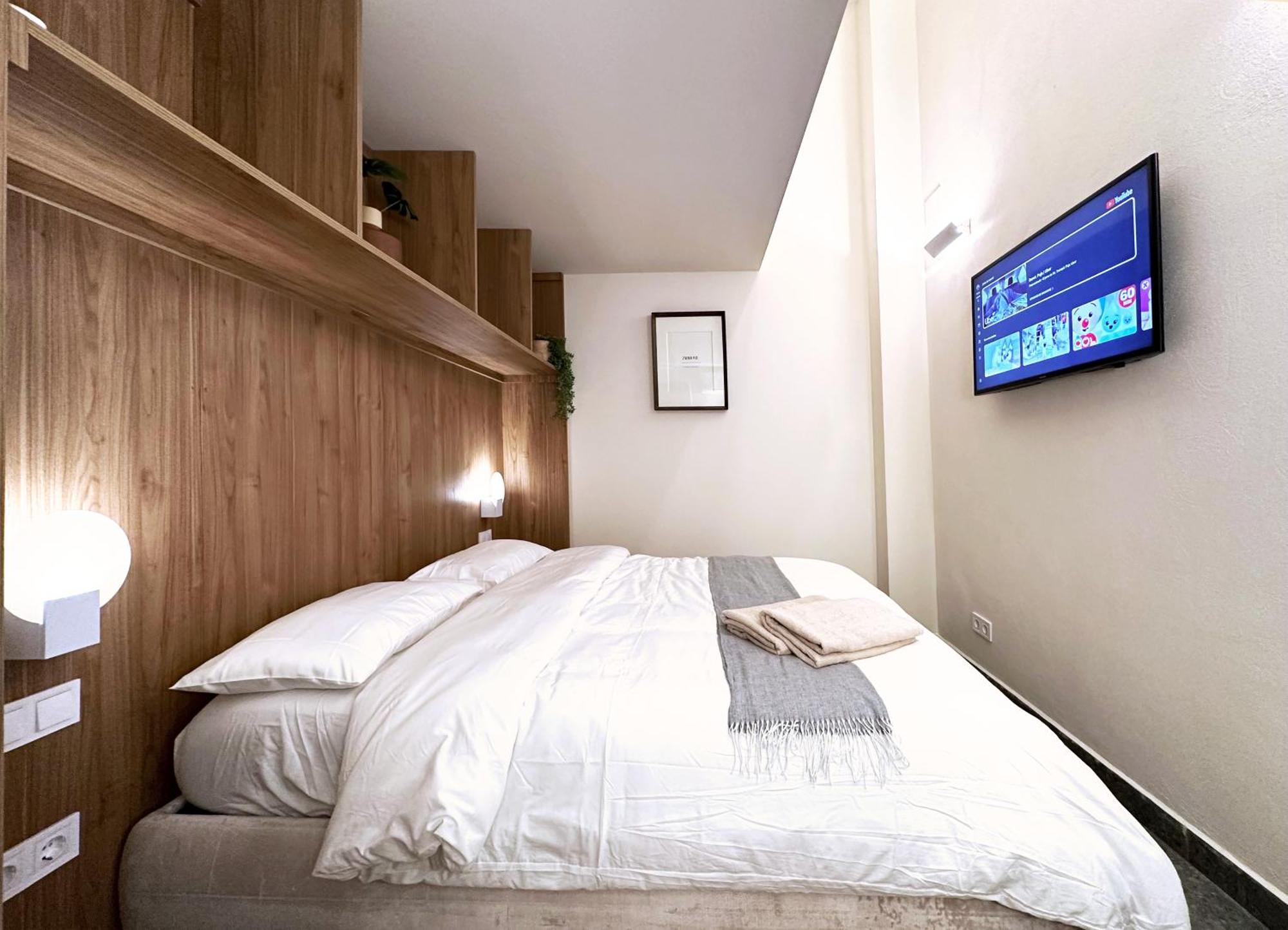 Unique Living Born Apartments & Studios Барселона Экстерьер фото